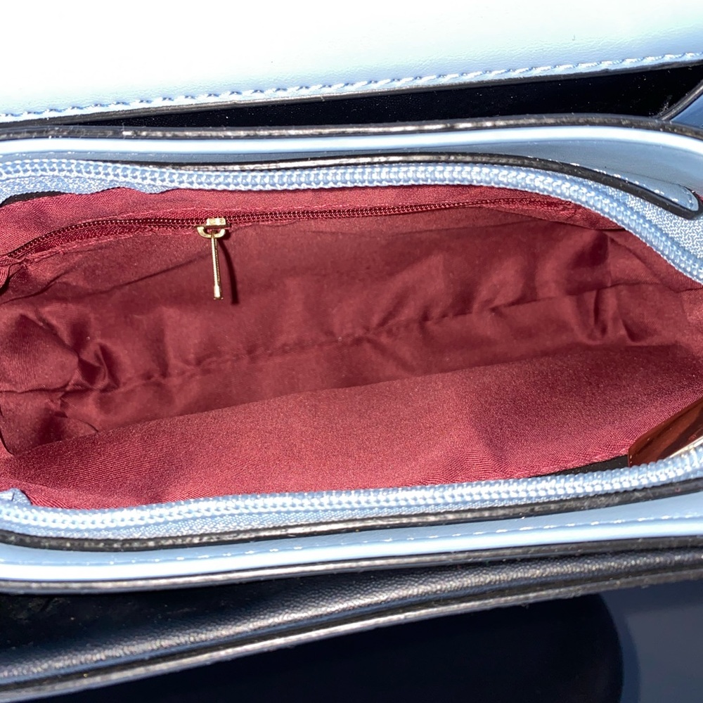 2-in-1 Blue Detachable Cross-Body Purse with Gold Chain/details | Red Interior - Picture 13 of 17